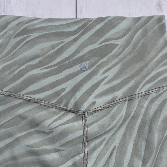 Lululemon Align Short 8" Size 4 Le Tigre Camo Green Fern Multi Zebra Print - Picture 6 of 12